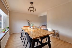 Lounge/Diner- click for photo gallery